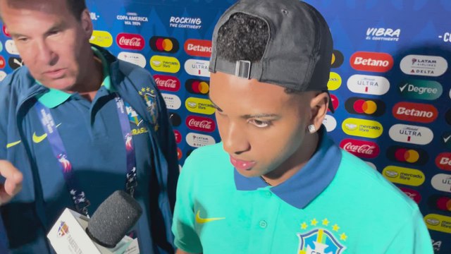 Sabemos el peso de la camiseta de Brasil , los jugadores brasileños a una tras la victoria contra Paraguay
