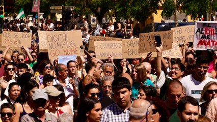 Miles de personas claman por una vivienda digna y para poner freno a la saturación turística en Málaga y Cádiz