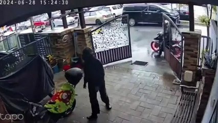 男子仅用1分钟偷走摩哆，惊险全过程曝光！🚨