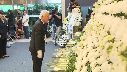 김한길, 화성 화재 분향소 방문..."희생 헛되지 않게" / YTN