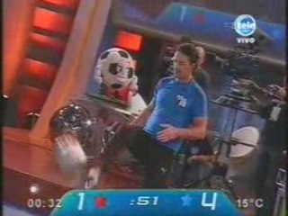 Ricardo Arjona - Futbol con Maradona