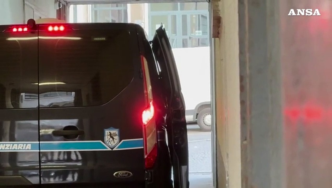 Omicidio Tramontano, l'uscita di Impagnatiello dal Tribunale