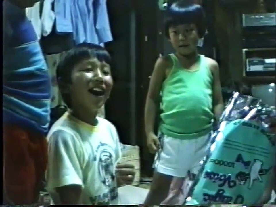 1988年_ヘリウムガスに群がる兄弟