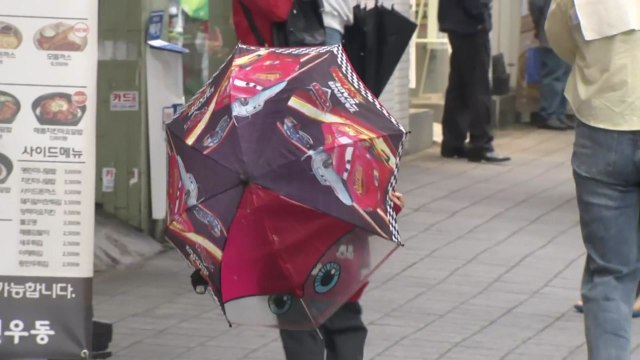 [날씨] 중부 오후 비 그쳐...남부·제주 낮까지 '국지성 호우' / YTN