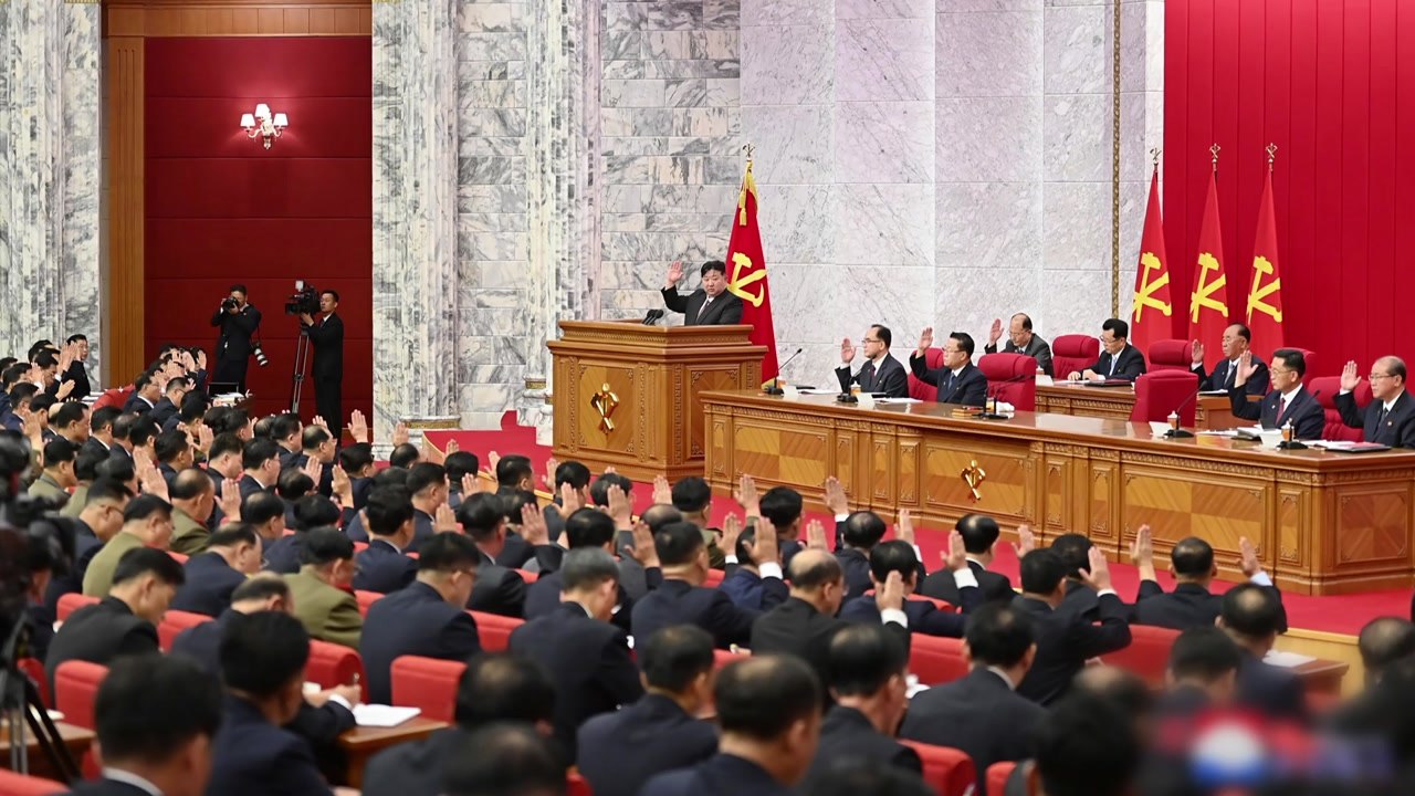 김정은, 경제 발전 장애물 지적...北 전원회의 2일차 진행 / YTN