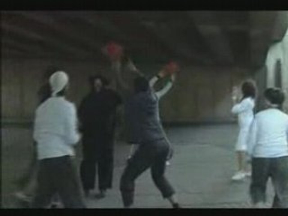 Pub Test Moonwalking bear