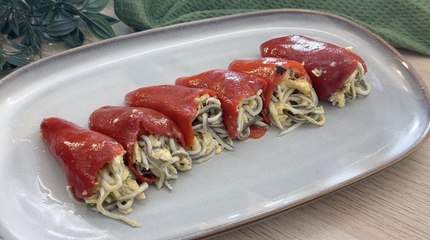 Pimientos del piquillo rellenos de gulas