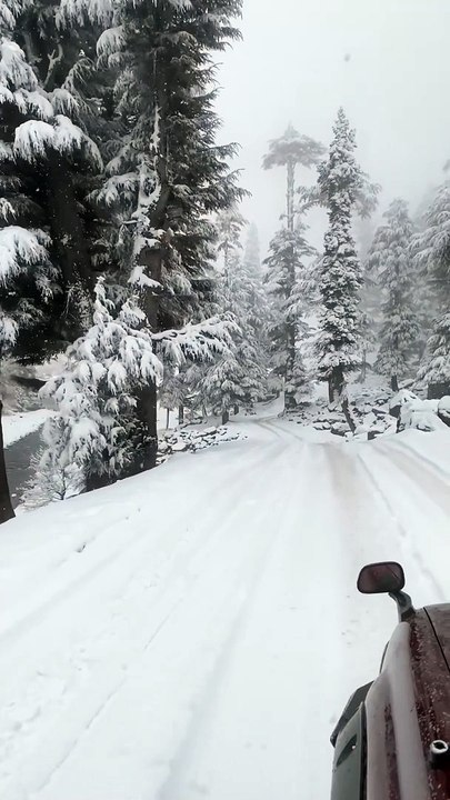 Murree enjoy Snow ❄️️ it's Amazing weather view