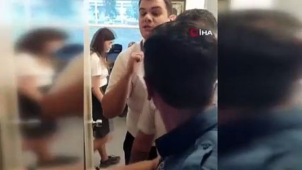 Havalimanında gergin anlar: Yolcular firmanın ofisini bastı