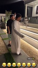 حشرة داخل البيجامة