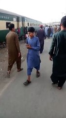 کوئٹہ:  ڈبل روڈ کے قریب مسافر ٹرین کو حادثہ جانی و مالی نقصان کا خدشہ