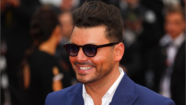 GALA VIDEO - Kev Adams déçu par sa statue au Musée Grévin : “Elle est pas ouf”