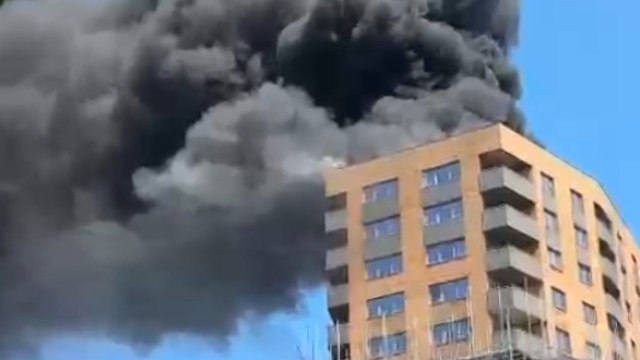 Staines-upon-Thames: HUGE tower of smoke rising from burning apartment block