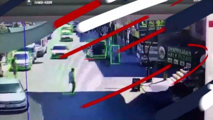 İzmir'deki patlama anı kamerada!