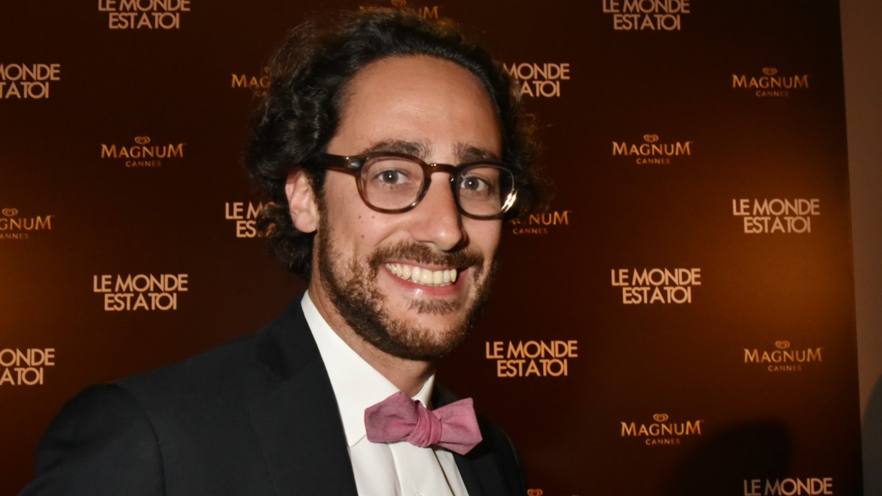 GALA VIDEO - Thomas Hollande : cet adorable cliché de ses enfants Jeanne et Noé au bureau de vote