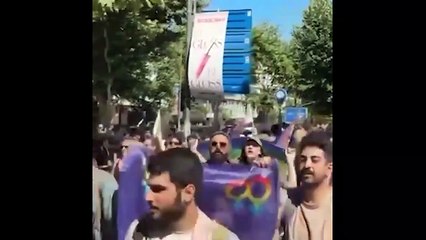 22. İstanbul Onur Yürüyüşü: LGBTİ+’lar Bağdat Caddesi’nde, gözaltı sayısı 15'e yükseldi