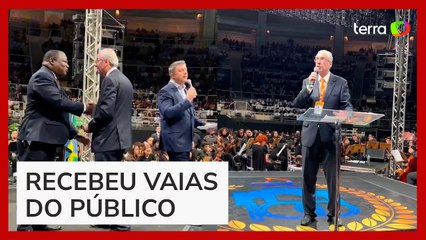 Eduardo Cunha é vaiado durante culto no RJ; ex-deputado fala em ‘infiltração de grupos políticos’