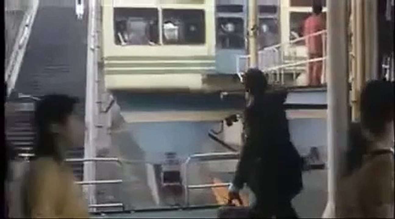 La stella che non c'è | movie | 2006 | Official Trailer