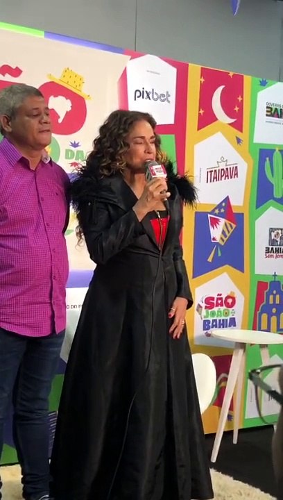 Daniela Mercury fala sobre diferenças dos festejos juninos no Brasil e em Portugal