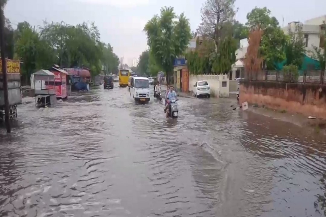Monsoon Rain : प्रदेश में हो रही भारी बारिश, लो...