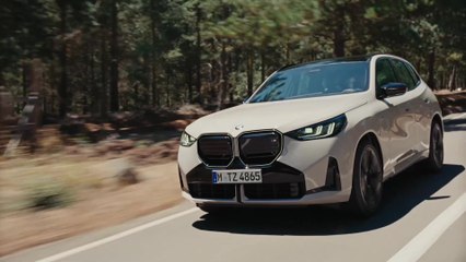 The new BMW X3 M50 xDrive Driving Video