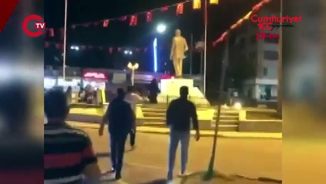 Atatürk heykeline taşlı saldırıda bulunan kadın gözaltına alındı