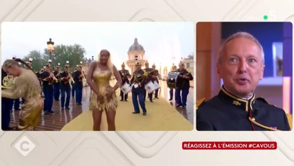 VOICI - "On s'est fait un peu violence" : le chef de la Garde républicaine cash sur le duo avec Aya Nakamura lors des JO 2024