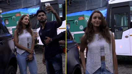 "Tripti Dimri Spotted On 'Laughter Chefs Unlimited Entertainment' Sets, Shares Selfie Moments With Fans! "