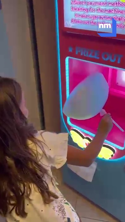 Une machine à barbes à papa à Antibes