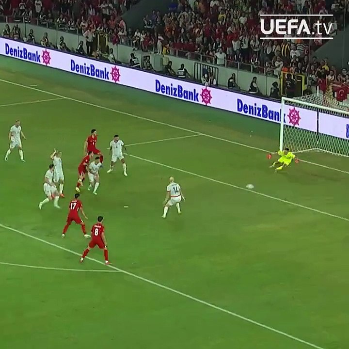 İzlanda maçında kendine hayran bıraktı! UEFA'dan Kerem Aktürkoğlu paylaşımı