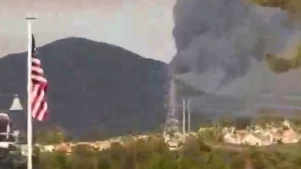 Video shows Airport Fire smoke billowing in view from restaurant in Mission Viejo