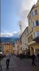 Spaventoso incendio in centro a Bressanone