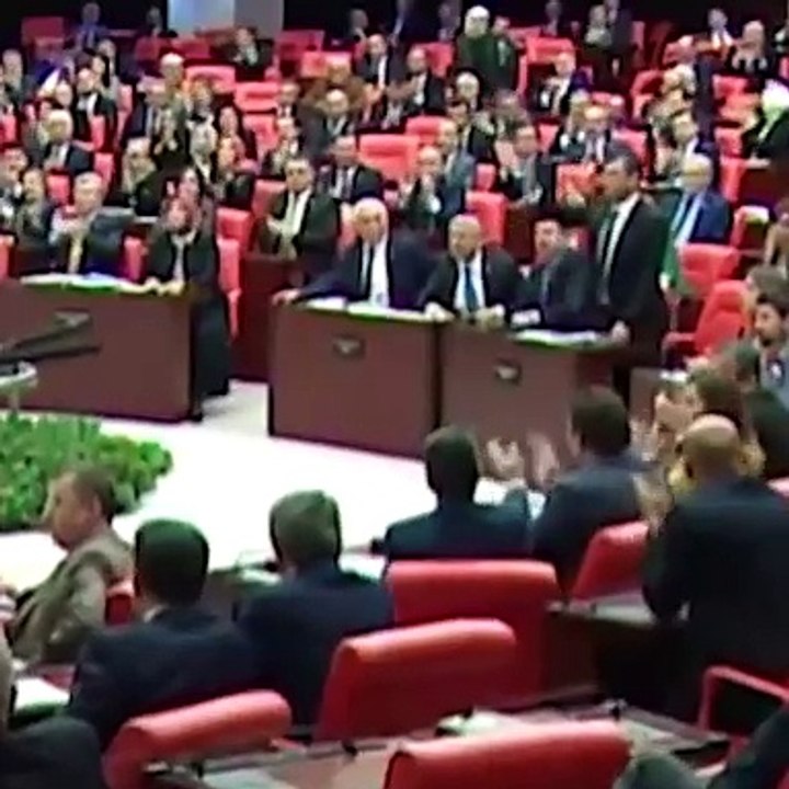 Özgür Özel'in Hulusi Akar'a Meclis'te söylediği sözler yeniden gündem oldu