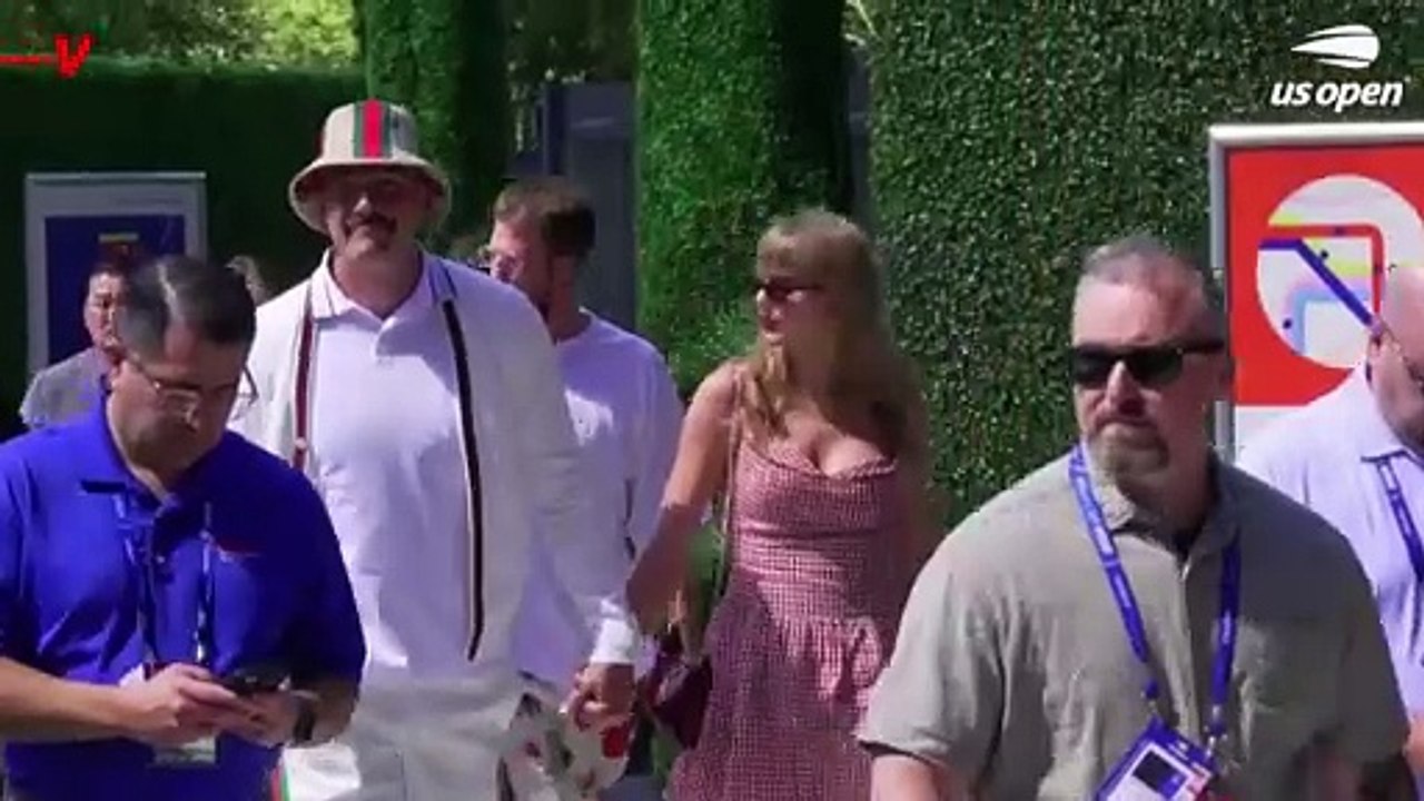 Taylor Swift Shows Us That It's Possible To Have Friends With Different Political Views