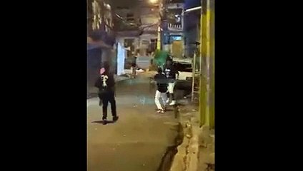 Hombres se agarran por el amor de una mujer