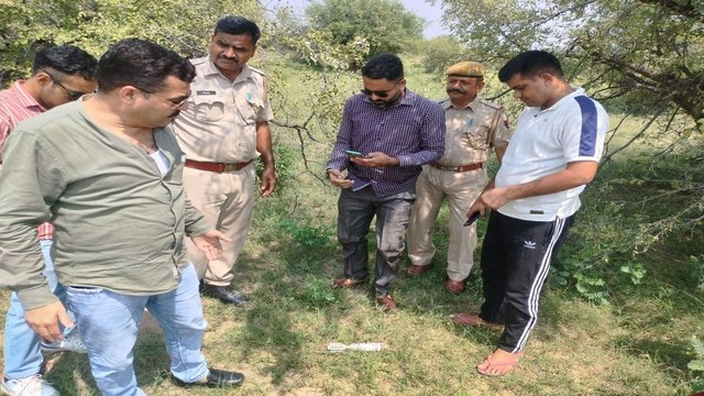 Watch Video: रामदेवरा में मंदिर को बम से उड़ाने के पत्र मिलने के 24 घंटे के भीतर पदयात्रियों को दिखा बम