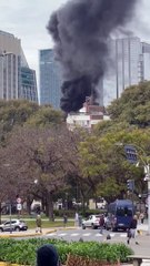 Incendio en un edificio en Retiro: humo negro por toda la zona