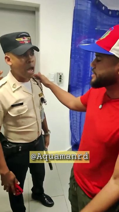 Apresamiento de Luisito Comunica en el Metro Santo Domingo. Perdón, el primer video se cortó. Ni Luisito ni yo íbamos a comentar esto para no afectar al país, pero al salir en todas las noticias (grabados p