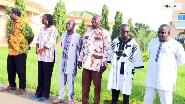 Primature du Burkina : Une montée des couleurs qui rappelle aussi chez certains, ce 11 septembre 2001 !