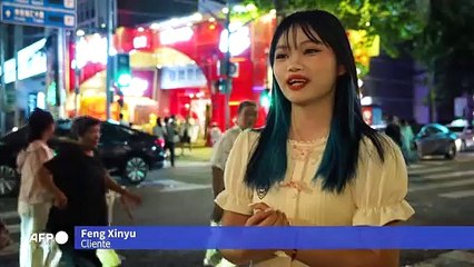 Chinesas contratam mulheres 'cosplayers' para interpretar homens dos sonhos