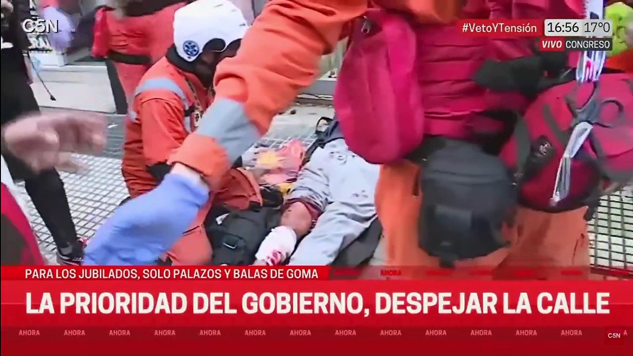 Las fuerzas de seguridad hirieron a un hombre de más de 60 años que se manifestaba contra el veto a las jubilaciones de Javier Milei