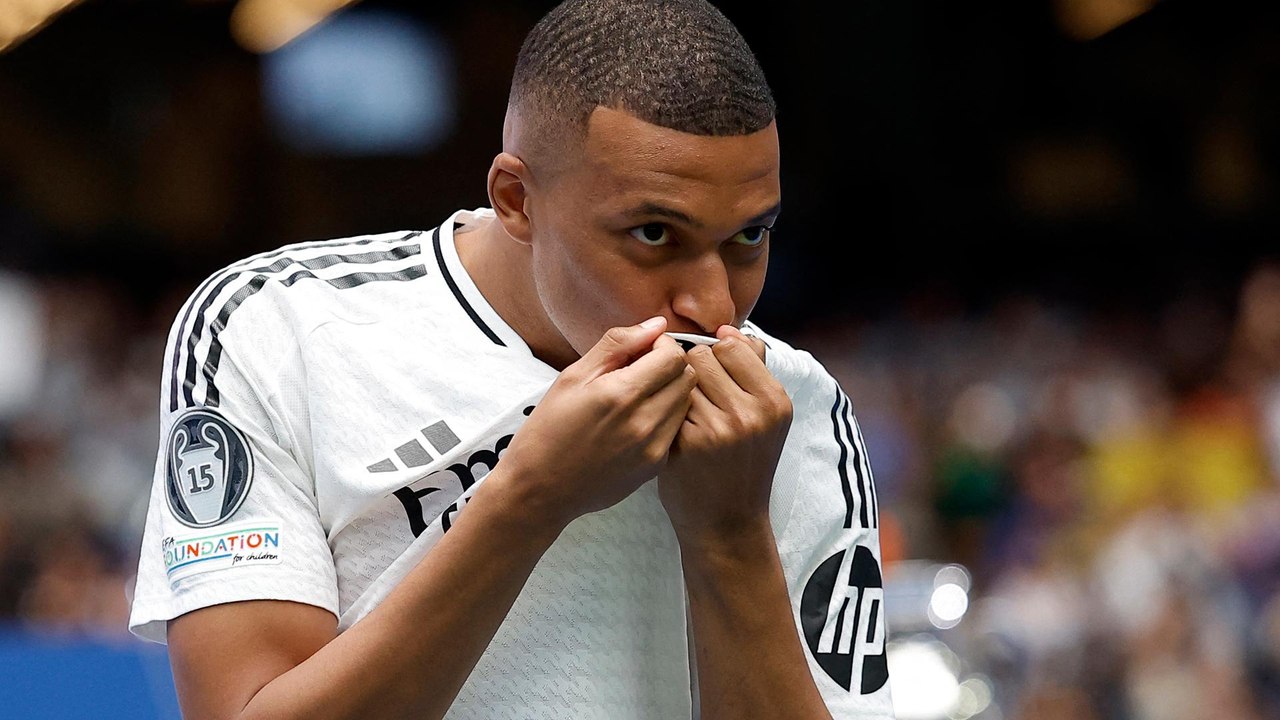 He's back! Mbappé is back training with Real Madrid and continues to score amazing goals
