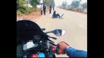 Papa ki Pari ................ Girl Hit By Bike Rider