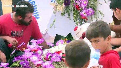 Narin'in mezarı başında gözyaşı döken arkadaşının görüntüleri, yürekleri yaktı