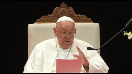 Papa: "Singapore esempio di giustizia sociale, attenzione ai poveri"