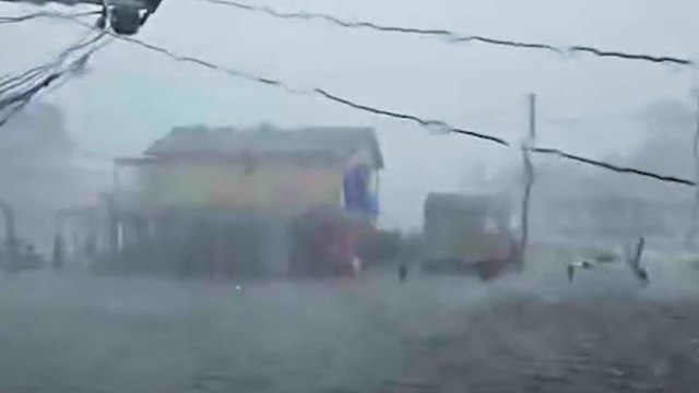 Hurricane Francine: Crashing waves and intense winds in Dulac