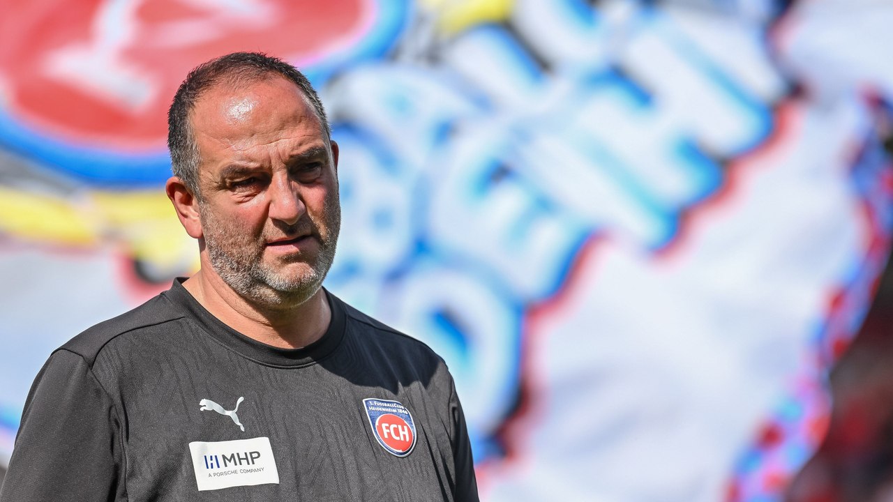 'Wir sind keine Wundertrainer' - Schmidt will mit Heidenheim bescheiden bleiben