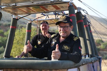 Sıcak hava balonu pilotu 37 yıldır turizme hizmet ediyor