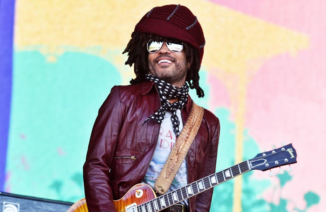 Lenny Kravitz dedicated his MTV VMAs win to his late mother