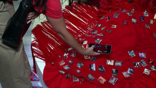 El Museo del Traje acoge una exposición inmersiva con tecnología NFC del vestido ORIGEN